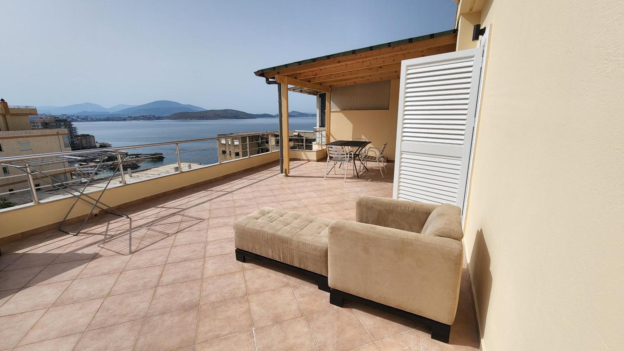 Glen'S Rooftop Sarandë エクステリア 写真