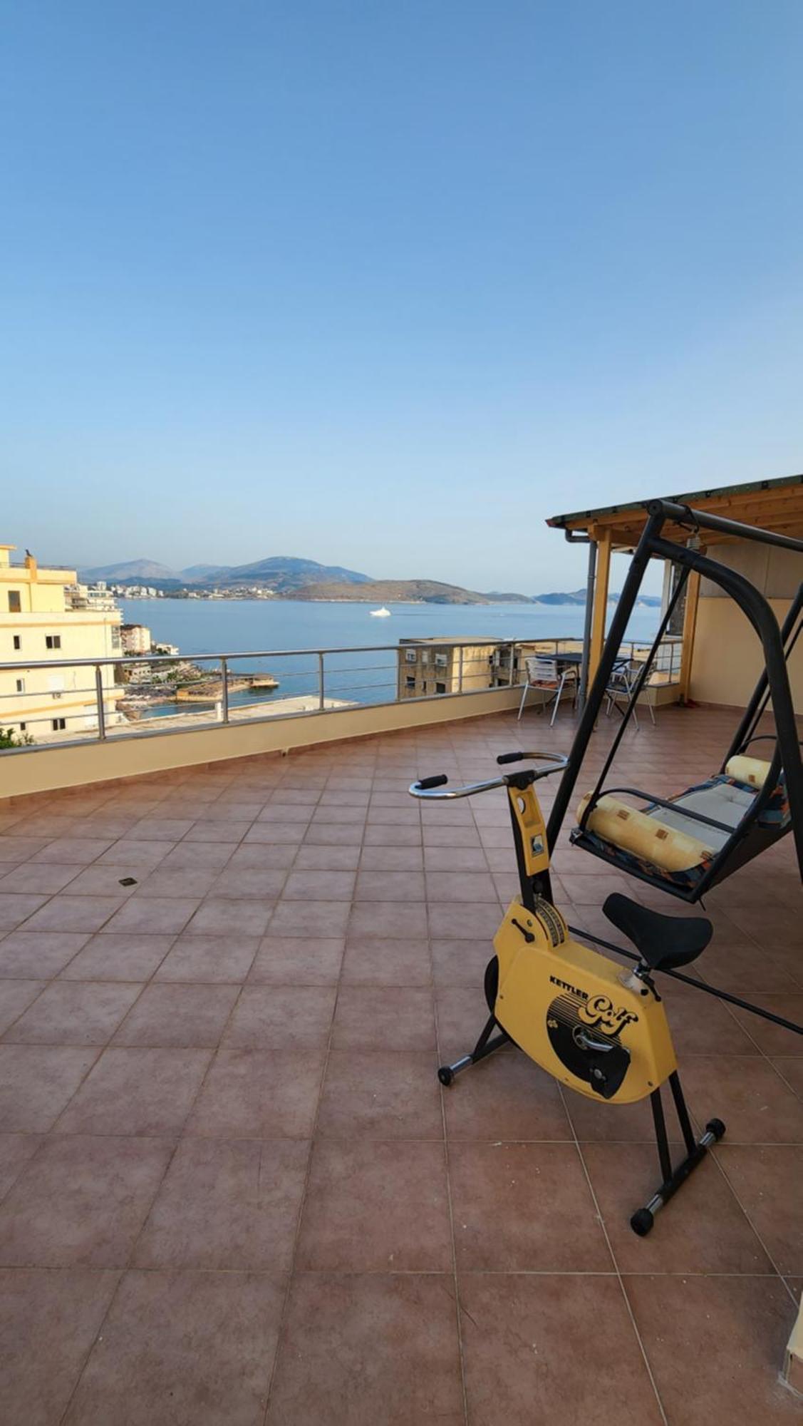 Glen'S Rooftop Sarandë エクステリア 写真